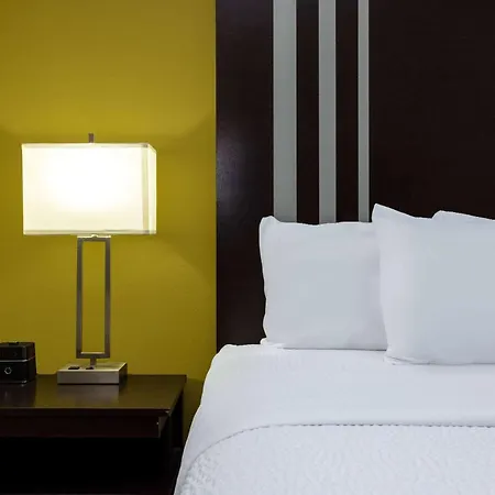La Quinta By Wyndham Artesia-3